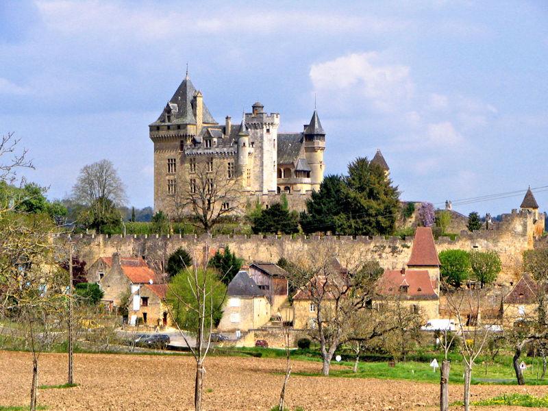 May 2020 Watercolor Challenge - Chateau Montfort Dordogne - WetCanvas